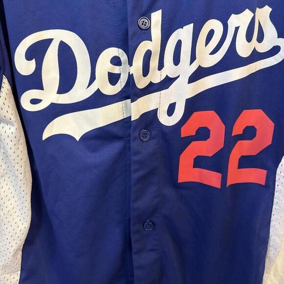 Los Angeles Dodgers, Clayton Kershaw 22 Jersey - Picture 4 of 13